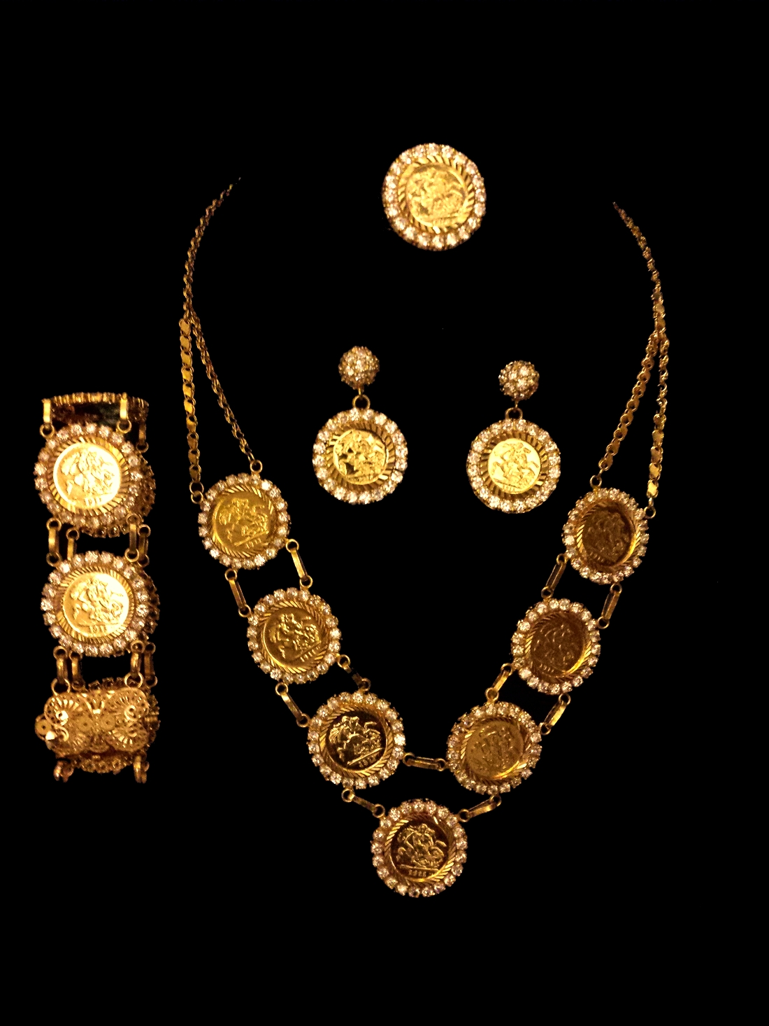 Share more than 156 coin necklace gold best - songngunhatanh.edu.vn