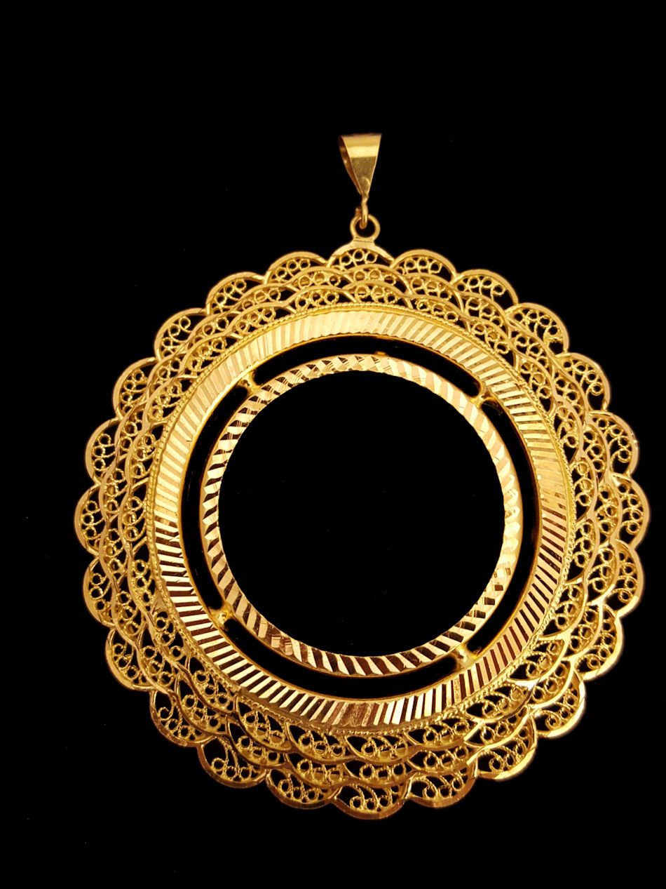 21k gold coin frame (1739) Alquds Jewelry